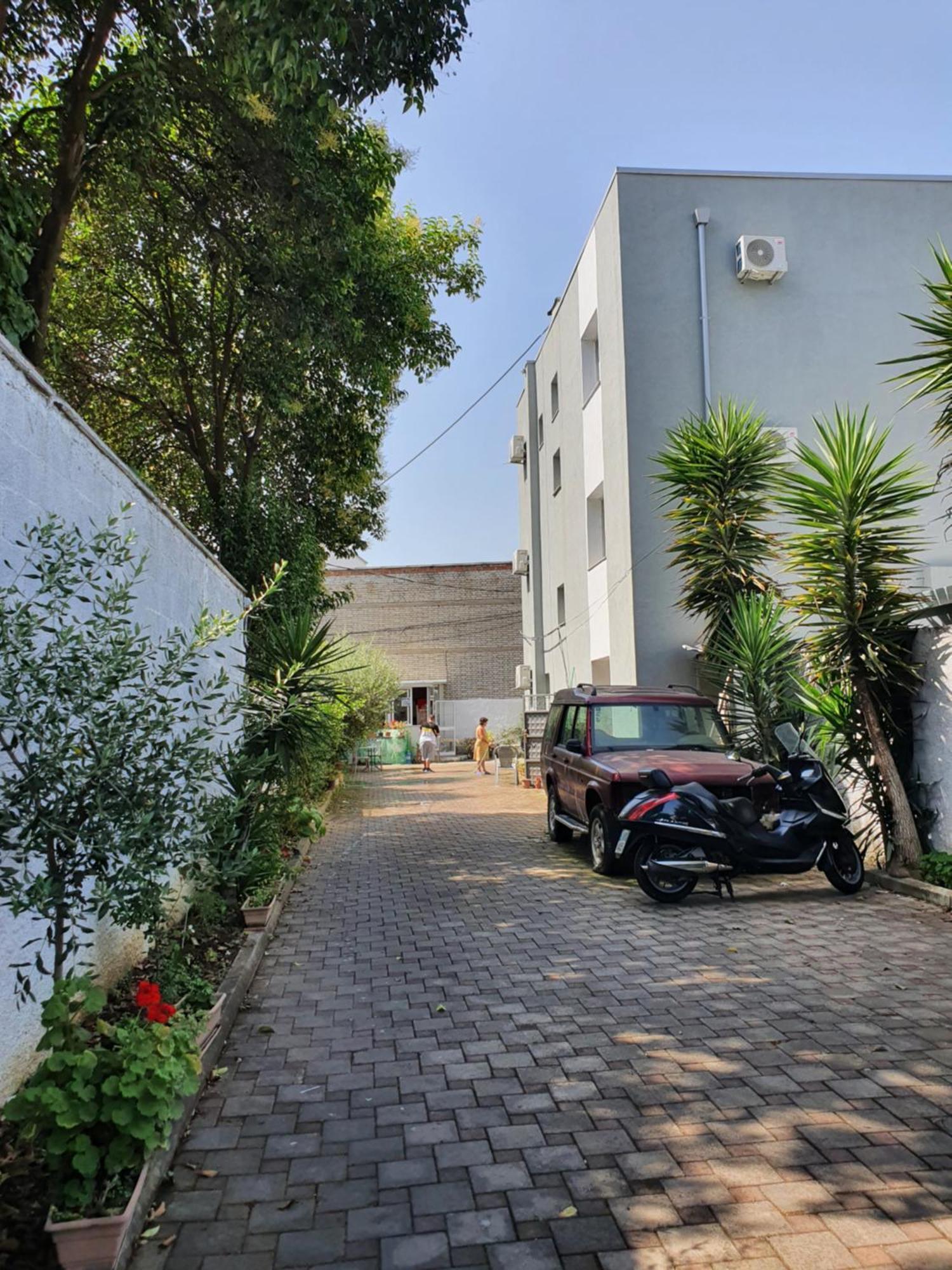 Klerichi Hotel Tirana Exteriör bild